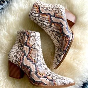 Free People -Matisse Vegan snake skin booty- sz 8